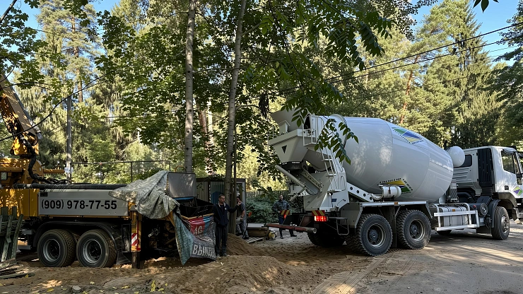 Столбчатый фундамент для дома из композитных панелей