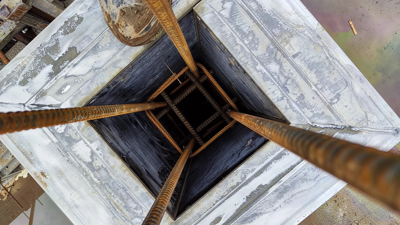 Столбчатый фундамент для дома из композитных панелей