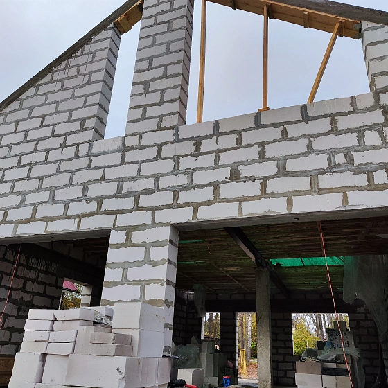 Столбчатый фундамент для дома из композитных панелей